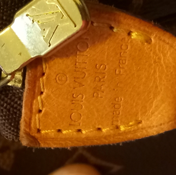 Louis Vuitton Pochette Monogram W/strap - Picture 8 of 13